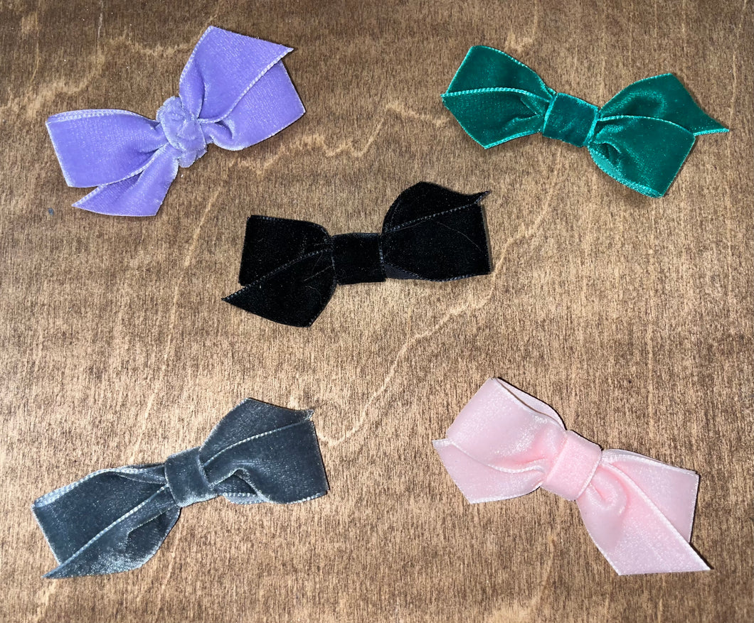 Small Velvet Bow