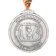Load image into Gallery viewer, NFL Cincinnati Bengals Classic Round Aluminum Ornament
